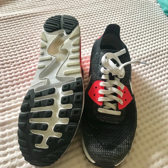 EUC Nike Air Max Men’s size 11.5 - Picture 3 of 4